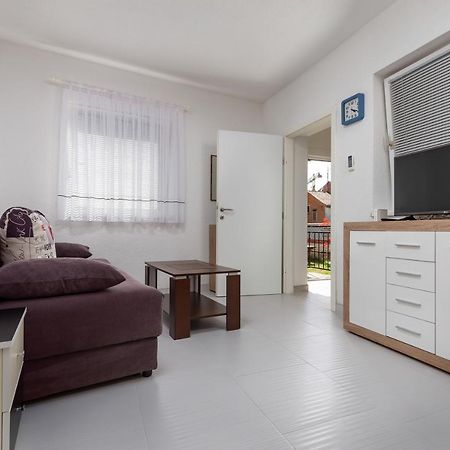 Apartments Smaila 1729 Pula Exterior photo