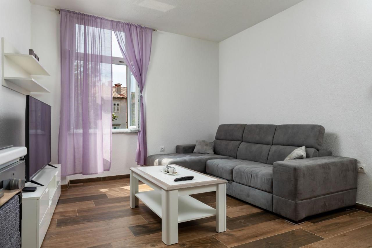 Apartments Smaila 1729 Pula Exterior photo