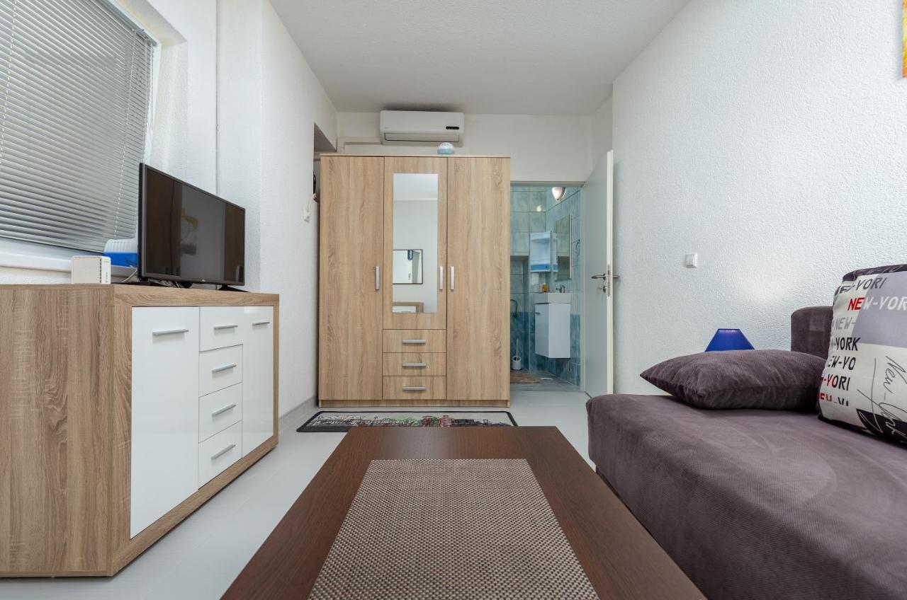 Apartments Smaila 1729 Pula Exterior photo