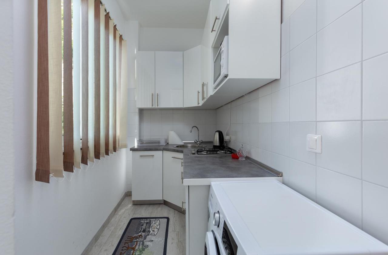 Apartments Smaila 1729 Pula Exterior photo
